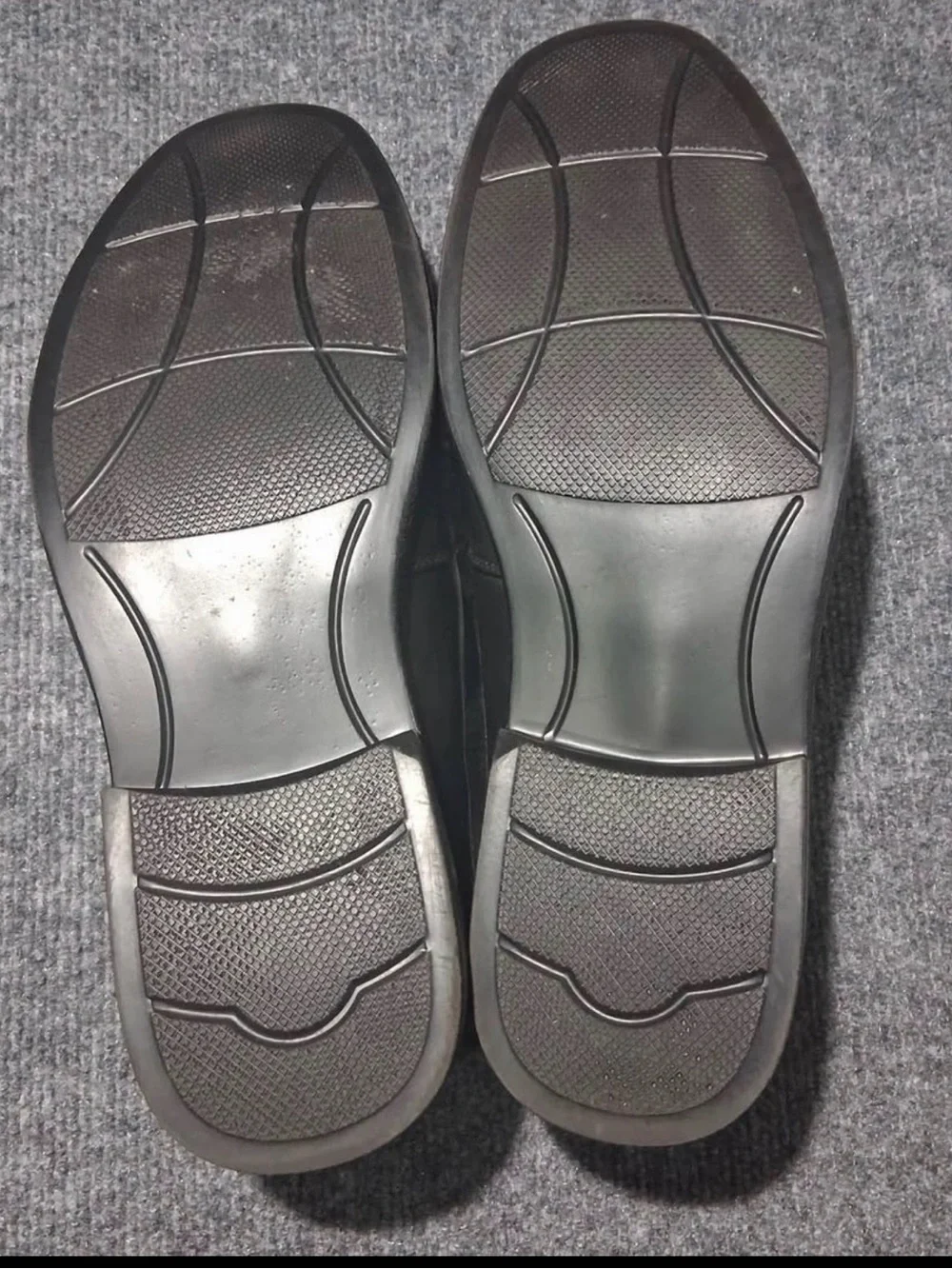 Croft & Barrow men's loafers feature the brand's 